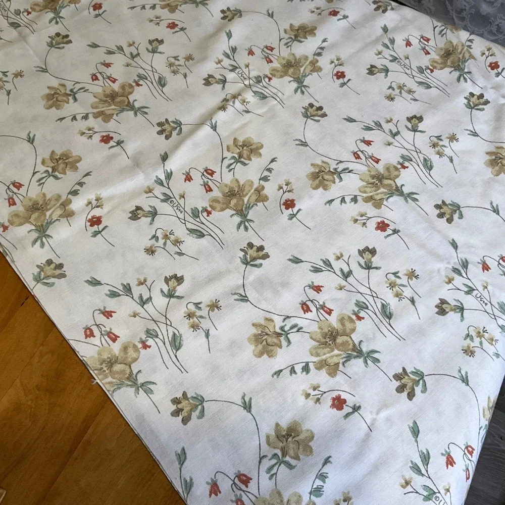 Vintage Vera Neumann Tablecloth Floral Fabric Cream Yellow‎ Red Flowers Green